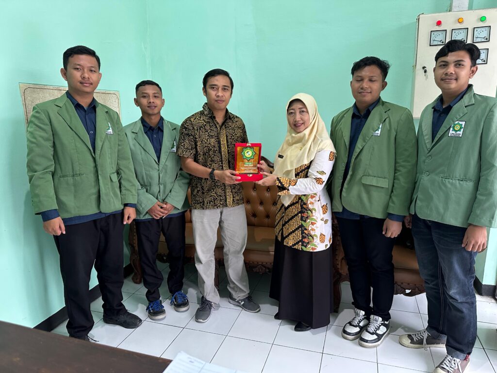 Penutupan Magang Mahasiswa Teknik Informatika UNUGIRI di Dinas Perdagangan Bojonegoro Berlangsung Hangat